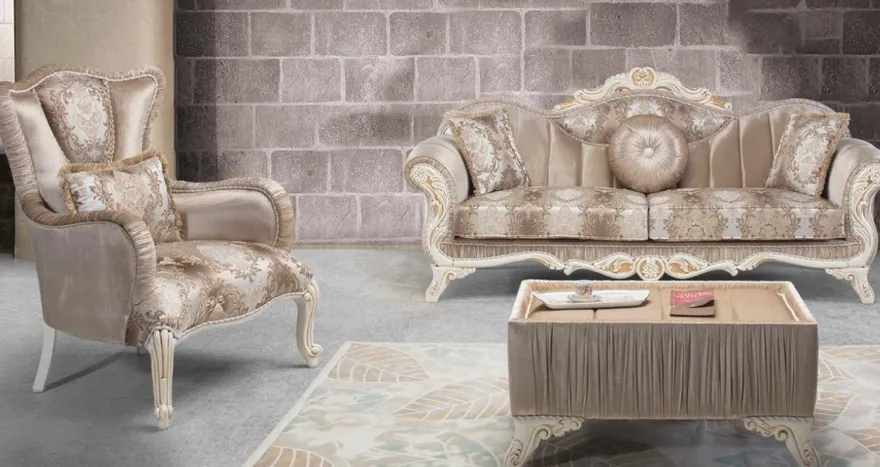 Casa Padrino Luxus Barock Wohnzimmer Set Beige / Weiß / Gold - 2 Sofas & 2 Sessel & 1 Beistelltisch - Prunkvolle Wohnzimmer Möbel im Barockstil