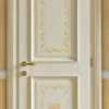 Casa Padrino Luxus Barock Wohnungstür Creme / Gold - Prunkvolle Massivholz Tür mit Rahmen - Luxus Möbel im Barockstil - Hotel Möbel - Barock Möbel - Luxus Qualität - Made in Italy