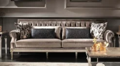 Casa Padrino Luxus Barock Wohnzimmer Samt Sofa Rosa / Antik Silber 250 x 88 x H. 100 cm - Edel & Prunkvoll