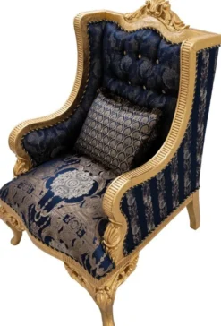 Casa Padrino Luxus Barock Wohnzimmer Set Dunkelblau / Gold - 2 Sofas & 2 Sessel & 1 Couchtisch - Prunkvolle Barock Wohnzimmer Möbel