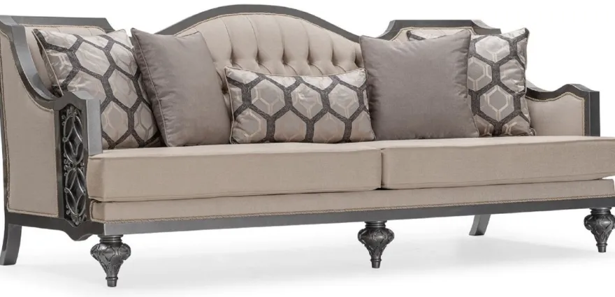 Casa Padrino Luxus Barock Wohnzimmer Sofa Beige / Grau - Handgefertigtes Barockstil Sofa mit dekorativen Kissen - Luxus Wohnzimmer Möbel im Barockstil - Barock Möbel