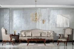 Casa Padrino Luxus Barock Wohnzimmer Sessel Silber / Braun - Handgefertigter Barockstil Sessel mit Streifen und dekorativem Kissen - Luxus Wohnzimmer Möbel im Barockstil - Barock Möbel