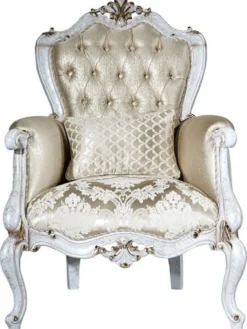 Casa Padrino Luxus Barock Wohnzimmer Set Gold Muster / Antik Weiß / Gold - 2 Sofas & 2 Sessel & 1 Couchtisch - Wohnzimmer Möbel im Barockstil - Edel & Prunkvoll