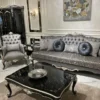 Casa Padrino Luxus Barock Wohnzimmer Sessel Silber / Schwarz / Silber - Handgefertigter Barockstil Sessel mit dekorativem Kissen - Barock Wohnzimmer Möbel