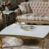 Casa Padrino Luxus Barock Wohnzimmer Set Rosa / Weiß / Gold - 2 Sofas & 2 Sessel & 1 Couchtisch & 2 Beistelltische - Wohnzimmer Möbel im Barockstil - Edel & Prunkvoll