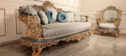 Casa Padrino Luxus Barock Wohnzimmer Sofa Türkis / Creme / Gold - Handgefertigtes Barockstil Sofa - Luxus Wohnzimmer Möbel im Barockstil - Barock Möbel - Edel & Prunkvoll