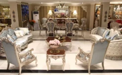 Casa Padrino Luxus Barock Wohnzimmer Set - 2 Sofas & 2 Sessel & 1 Couchtisch & 2 Beistelltische - Wohnzimmer Möbel im Barockstil - Edel & Prunkvoll
