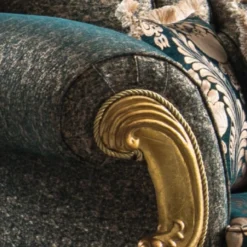 Casa Padrino Luxus Barock Wohnzimmer Set Grün / Gold - 2 Sofas & 2 Sessel & 1 Couchtisch - Handgefertigte Wohnzimmer Möbel im Barockstil - Edel & Prunkvoll