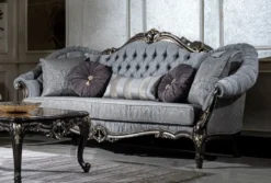 Casa Padrino Luxus Barock Wohnzimmer Set Hellblau / Grau / Dunkelgrau / Gold - 2 Sofas & 2 Sessel & 1 Couchtisch - Handgefertigte Wohnzimmer Möbel im Barockstil - Edel & Prunkvoll