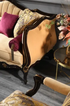 Casa Padrino Luxus Barock Wohnzimmer Set - 2 Sofas & 2 Sessel & 1 Couchtisch - Barock Möbel - Edel & Prunkvoll - Luxus Qualität - Made in Italy