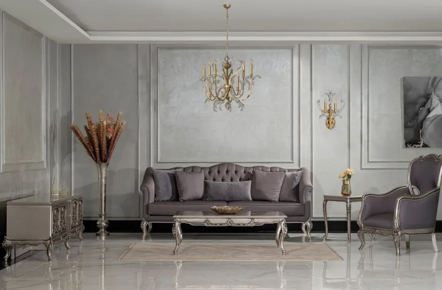 Casa Padrino Luxus Barock Wohnzimmer Sessel Grau / Silber - Handgefertigter Barockstil Sessel mit dekorativem Kissen - Luxus Wohnzimmer Möbel im Barockstil - Barock Möbel - Edel & Prunkvoll