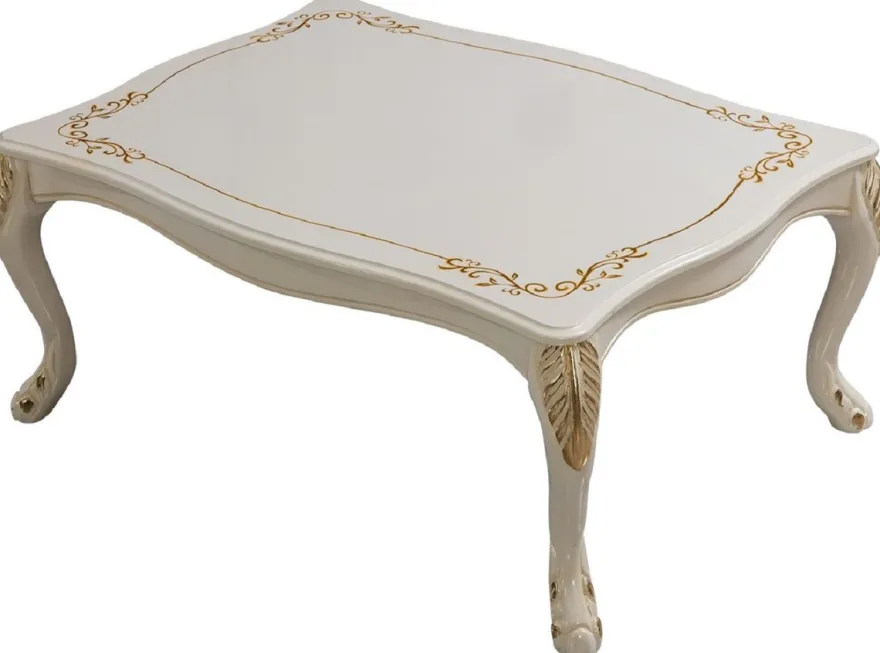 Casa Padrino Luxus Barock Wohnzimmer Set Weiß / Gold - 2 Barock Sofas & 2 Barock Sessel & 1 Barock Couchtisch - Luxus Wohnzimmer Möbel im Barockstil - Barock Möbel - Edel & Prunkvoll