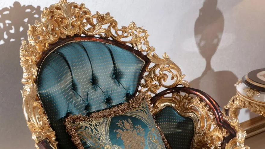 Casa Padrino Luxus Barock Wohnzimmer Set Blau / Weiß / Braun / Gold - 2 Sofas & 2 Sessel & 1 Couchtisch & 2 Beistelltische - Handgefertigte Wohnzimmer Möbel im Barockstil - Edel & Prunkvoll