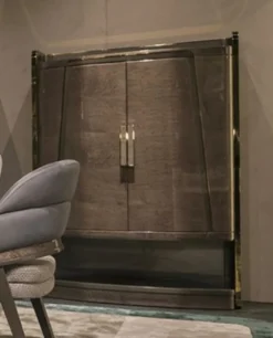 Casa Padrino Luxus Barschrank Grau / Gold 120 x 45,5 x H. 165,5 cm - Massivholz Weinschrank mit 2 Türen - Bar Möbel - Hotel Möbel - Luxus Möbel