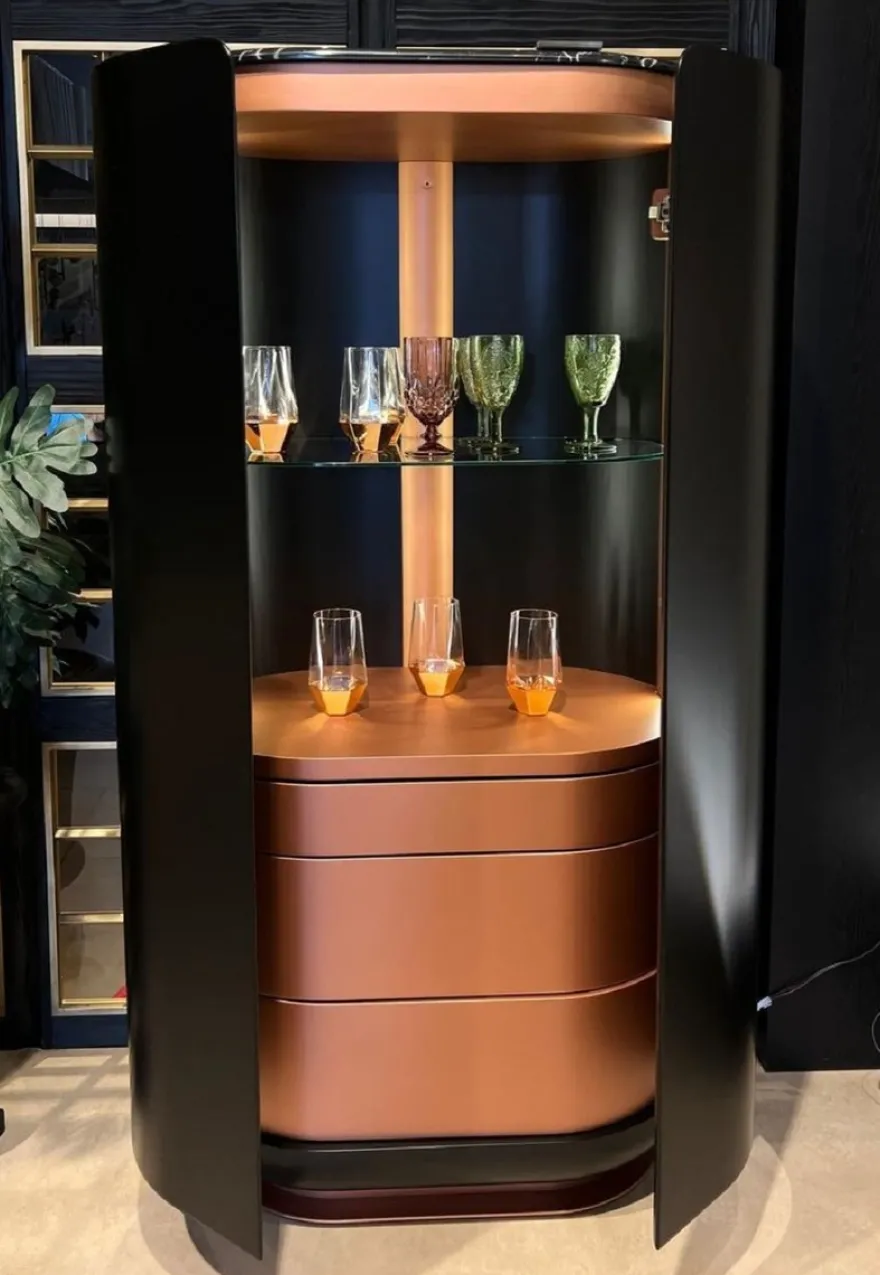 Casa Padrino Luxus Barschrank Schwarz / Kupfer 80 x 50 x H. 165 cm - Beleuchteter Massivholz Weinschrank mit 2 Türen - Wohnzimmer Möbel - Bar Möbel - Hotel Möbel - Luxus Kollektion