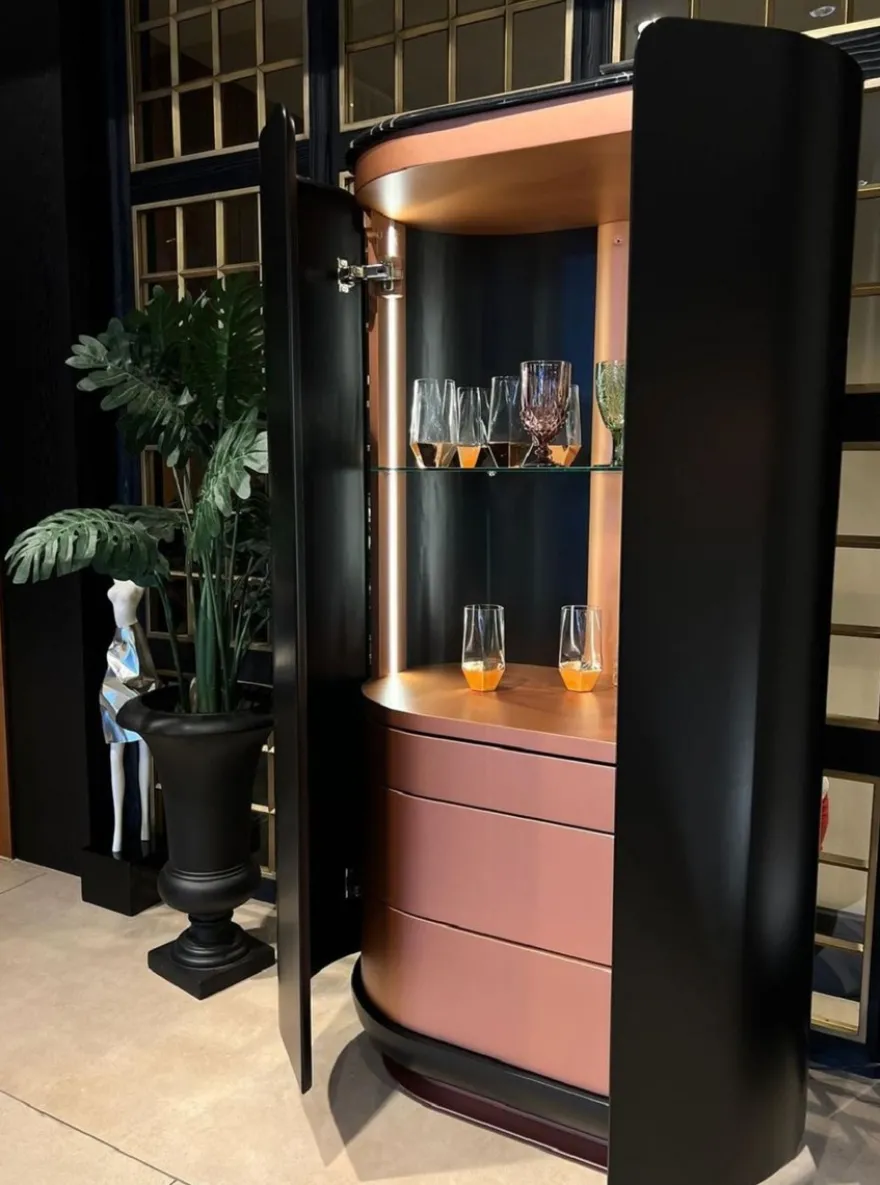 Casa Padrino Luxus Barschrank Schwarz / Kupfer 80 x 50 x H. 165 cm - Beleuchteter Massivholz Weinschrank mit 2 Türen - Wohnzimmer Möbel - Bar Möbel - Hotel Möbel - Luxus Kollektion