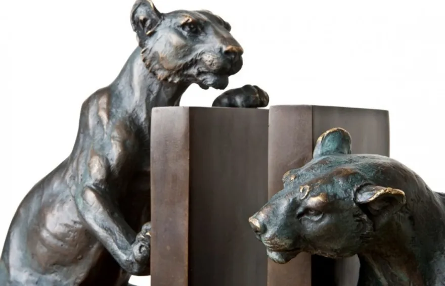 Casa Padrino Luxus Bücherstützen Set Löwen aus Bronze und Messing, 18 x 12 x H. 22 cm