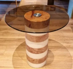 Casa Padrino Luxus Beistelltisch Braun / Weiß Ø 48 x H. 50 cm - Runder Marmor Tisch mit Glasplatte - Wohnzimmer Möbel - Luxus Möbel - Marmor Möbel - Luxus Einrichtung - Wohnzimmer Einrichtung