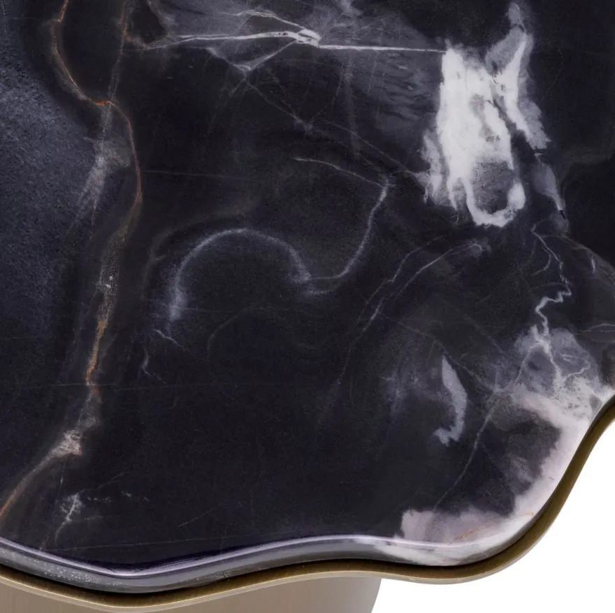 Casa Padrino Luxus Beistelltisch Schwarz / Messing 58,5 x 60,5 x H. 51 cm - Edelstahl Tisch mit Marmorplatte - Wohnzimmer Möbel - Luxus Möbel - Wohnzimmer Einrichtung - Luxus Qualität