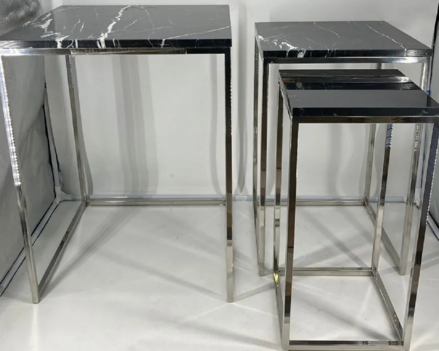 Casa Padrino Luxus Beistelltisch 3er Set Silber / Schwarz - Edelstahl Tische mit Marmorplatte - Wohnzimmer Möbel - Luxus Kollektion