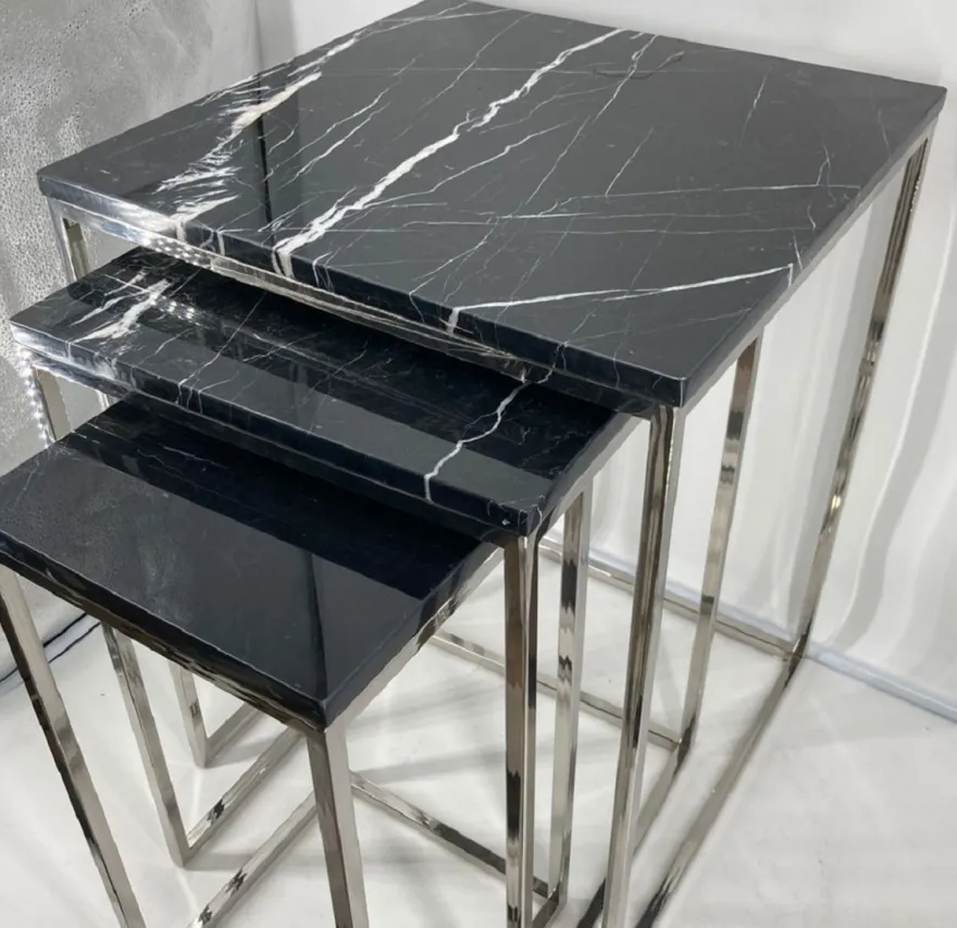 Casa Padrino Luxus Beistelltisch 3er Set Silber / Schwarz - Edelstahl Tische mit Marmorplatte - Wohnzimmer Möbel - Luxus Kollektion