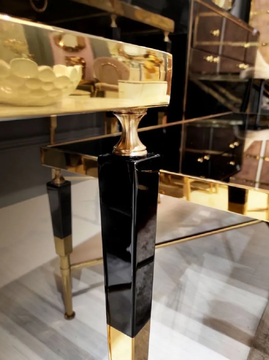 Casa Padrino Luxus Beistelltisch Schwarz / Gold 50 x 50 x H. 60 cm - Quadratischer Tisch mit Kunstmarmor Tischplatte - Luxus Wohnzimmer Möbel - Hotel Möbel - Luxus Einrichtung - Hotel Einrichtung