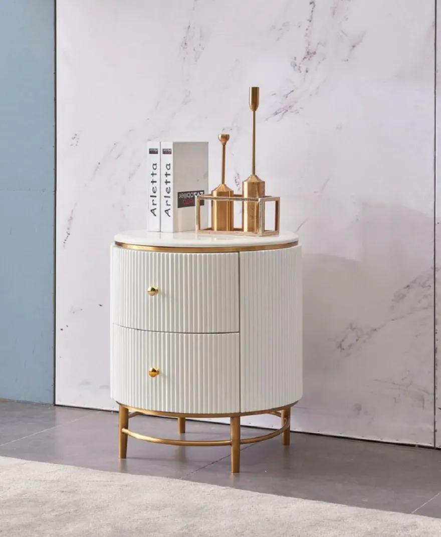 Casa Padrino Luxus Beistelltisch Weiß / Messingfarben / Gold Ø 50 x H. 58 cm - Runder Nachttisch mit 2 Schubladen - Moderne Möbel
