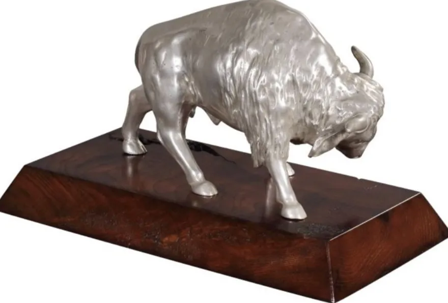 Casa Padrino Luxus Bison Bronzefigur Silber / Braun 35 x 18 x H. 20 cm - Versilberte Deko Figur mit Mahagoni Holzsockel