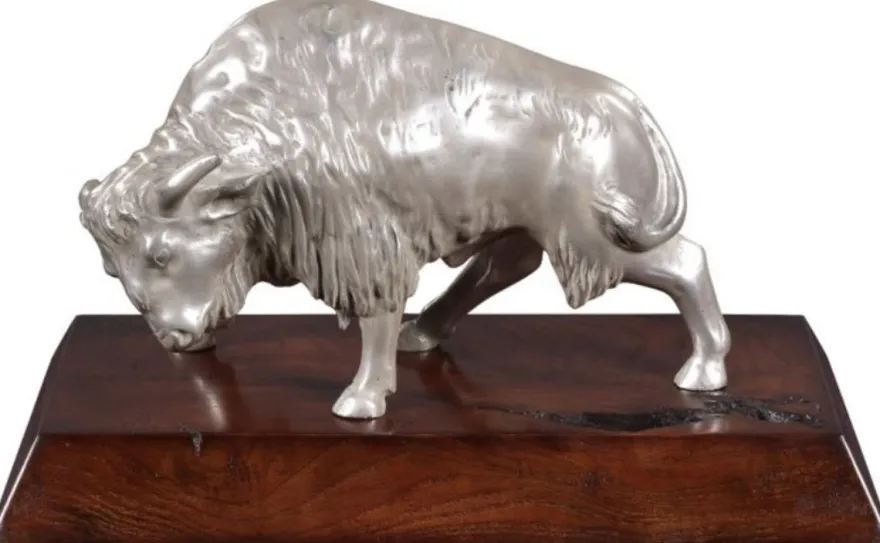 Casa Padrino Luxus Bison Bronzefigur Silber / Braun 35 x 18 x H. 20 cm - Versilberte Deko Figur mit Mahagoni Holzsockel