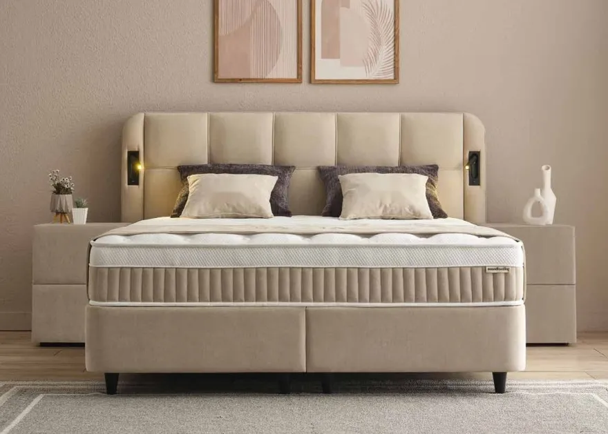 Casa Padrino Luxus Boxspringbett mit gestepptem Kopfteil und Leseleuchten Beige 180 x 200 cm - Luxus Schlafzimmer Möbel