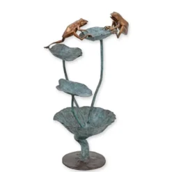 Casa Padrino Luxus Bronze Brunnen Zwei Frösche auf Seerosenblatt Bronze / Grün 63 x 50,5 x H. 124 cm - Gartenbrunnen - Wasserspiel - Garten Deko