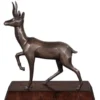 Casa Padrino Luxus Bronzefigur Antilope Bronze / Dunkelbraun 35 x 17 x H. 37 cm - Dekofigur mit Holzsockel