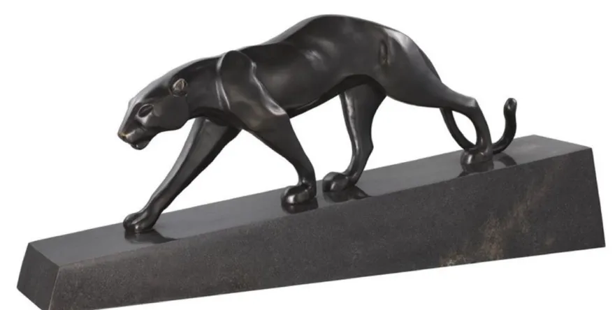 Casa Padrino Luxus Bronzefigur Panther Schwarz / Bronze 64 x 11 x H. 26,5 cm - Elegante Bronze Skulptur auf Marmorsockel