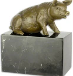 Casa Padrino Luxus Bronzefigur sitzendes Schwein Bronze / Schwarz 8 x 14 x H. 15,6 cm - Dekofigur mit Marmorsockel