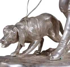 Casa Padrino Luxus Bronzefigur Jäger mit Hund Silber / Schwarz 45 x 28 x H. 61 cm - Bronze Skulptur mit Marmorsockel - Schreibtisch Deko - Wohnzimmer Deko - Luxus Qualität