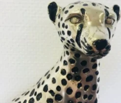 Casa Padrino Luxus Bronzefigur Silber / Schwarz 37 x 15 x H. 40 cm - Sitzender Gepard mit Marmorsockel