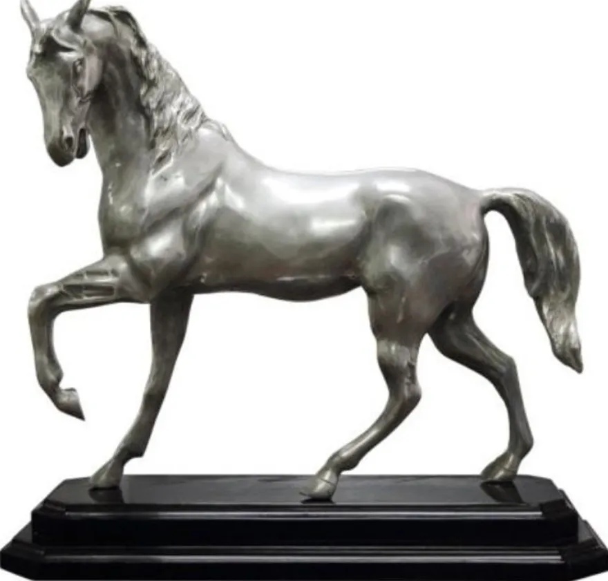 Casa Padrino Luxus Bronzefigur Pferd mit Holzsockel Silber / Schwarz 42 x 17 x H. 40 cm - Versilberte Deko Figur