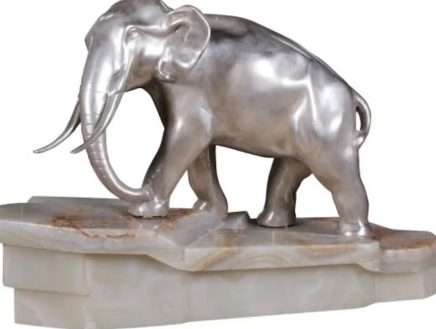 Casa Padrino Luxus Bronzefigur Elefant auf Marmorsockel Silber / Weiß 44 x 19 x H. 30 cm - Luxus Qualität