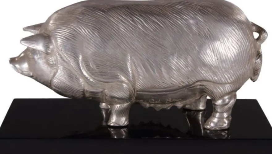 Casa Padrino Luxus Bronzefigur Schwein auf Holzsockel Silber / Schwarz 35 x 17 x H. 19 cm - Versilberte Deko Figur