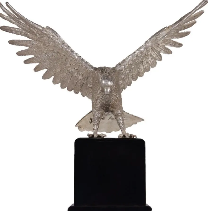 Casa Padrino Luxus Bronzefigur Adler Silber / Schwarz 40 x 20 x H. 37 cm - Versilberte Bronze Skulptur mit Sockel - Schreibtisch Deko - Wohnzimmer Deko - Luxus Qualität