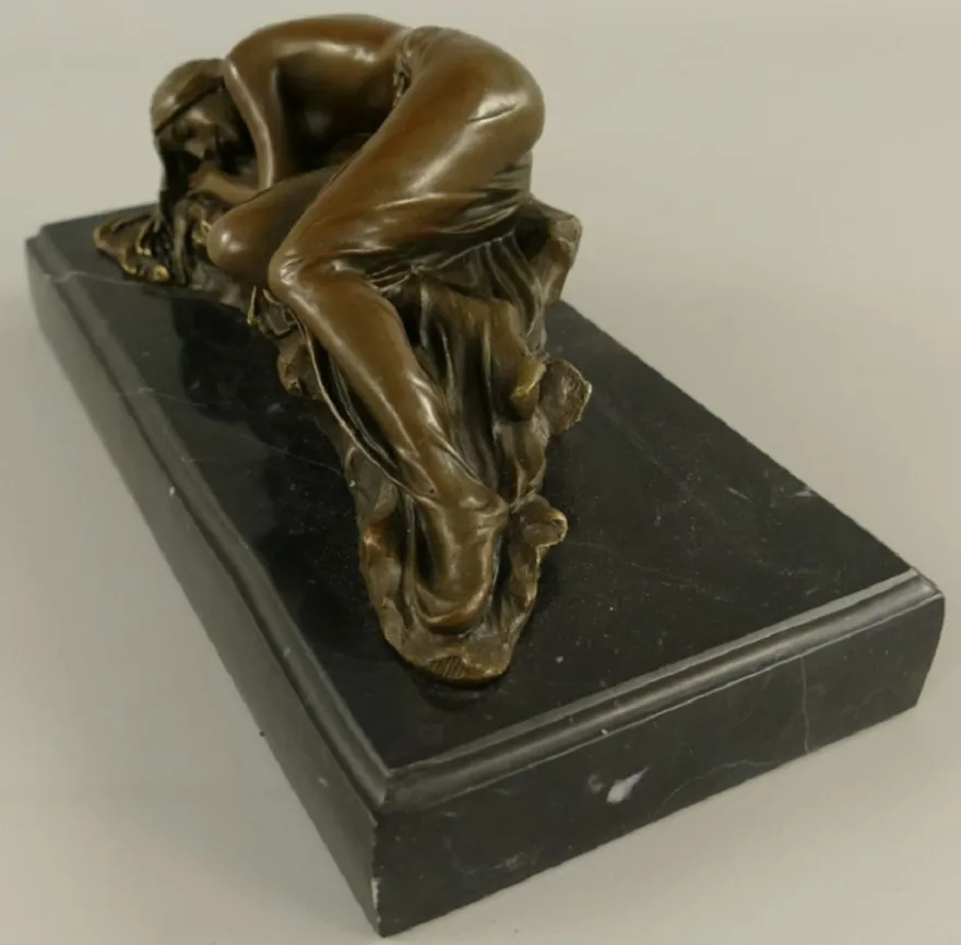 Casa Padrino Luxus Bronze Skulptur schlafende Frau Bronze / Schwarz 22 x 11 x H. 10 cm - Bronze Figur mit Marmorsockel - Schreibtisch Deko Accessoires