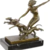 Casa Padrino Luxus Bronze Skulptur Frau mit 3 Hunden Bronze / Gold / Schwarz 21,8 x 10,8 x H. 22,9 cm - Bronzefigur mit Marmorsockel - Dekofigur