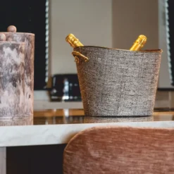Casa Padrino Luxus Champagnerkühler Beige / Messing 37 cm - Luxus Weinkühler - Gastronomie Accessoires - Hotel Accessoires - Luxus Accessoires