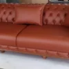 Casa Padrino Luxus Chesterfield Kunstleder Sofa Braun / Braun - Wohnzimmer Sofa - Wohnzimmer Möbel - Luxus Möbel - Wohnzimmer Einrichtung - Luxus Einrichtung - Möbel Luxus