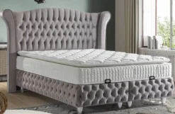 Casa Padrino Luxus Chesterfield Doppelbett Grau / Silber - Verschiedene Größen - Massivholz Bett mit Kopfteil und Matratze - Schlafzimmer Möbel - Hotel Möbel - Chesterfield Möbel - Luxus Möbel