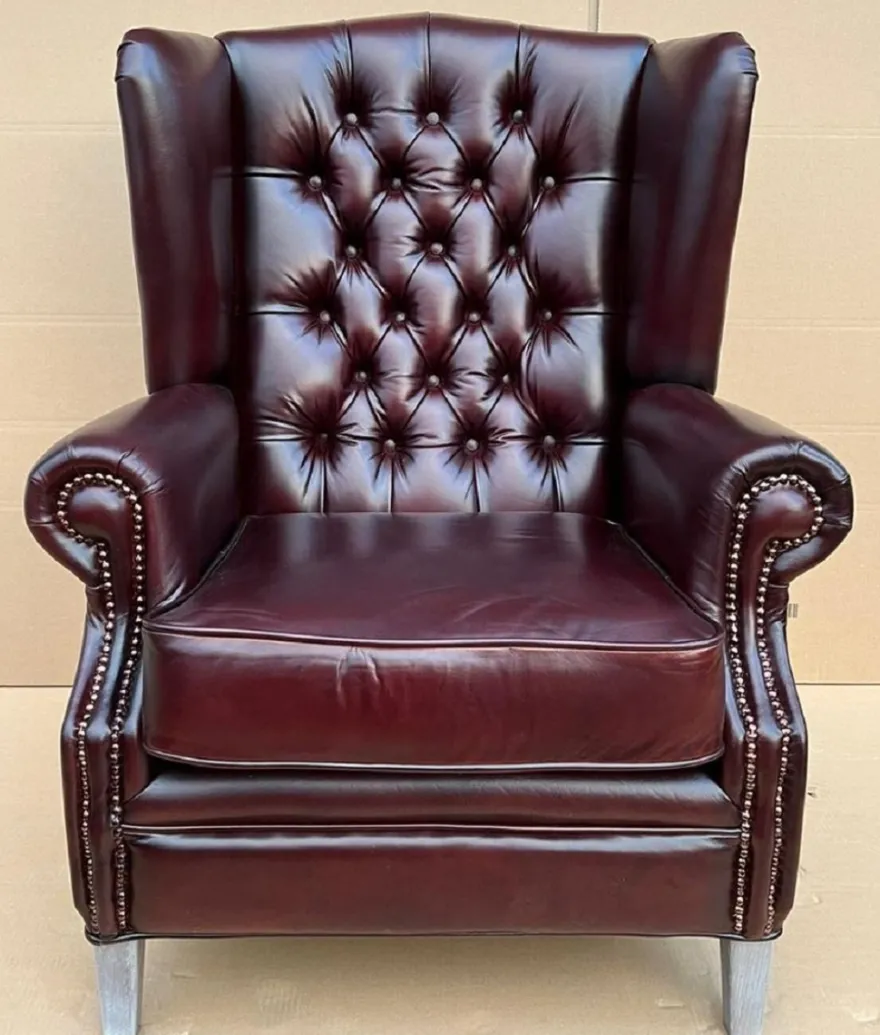 Casa Padrino Luxus Chesterfield Ohrensessel Weinrot / Grau 90 x 90 x H. 110 cm - Echtleder Chesterfield Wohnzimmer Sessel - Wohnzimmer Möbel - Chesterfield Möbel - Luxus Möbel