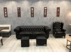 Casa Padrino Luxus Chesterfield Leder Sofa Schwarz 240 x 100 x H. 80 cm - Echtleder Wohnzimmer Sofa - Wohnzimmer Möbel - Chesterfield Möbel - Luxus Möbel - Luxus Wohnzimmer Einrichtung