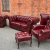 Casa Padrino Luxus Chesterfield Leder Ohrensessel mit Hocker Bordeauxrot
