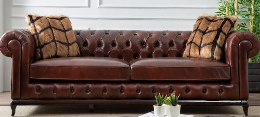 Casa Padrino Luxus Chesterfield Kunstleder Sofa Dunkelbraun 235 x 90 x H. 75 cm - Wohnzimmer Sofa - Wohnzimmer Möbel - Luxus Möbel - Wohnzimmer Einrichtung - Luxus Einrichtung - Möbel Luxus