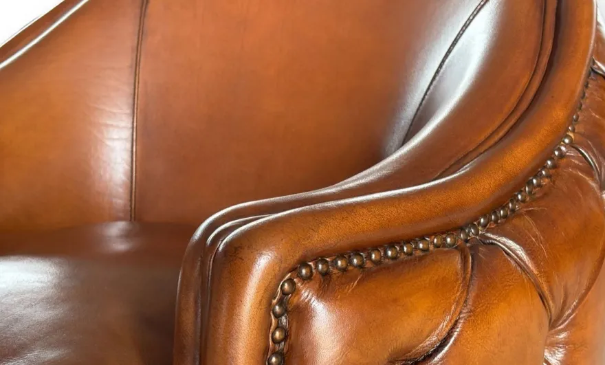 Casa Padrino Luxus Chesterfield Leder Sessel Hellbraun / Schwarz - Echtleder Wohnzimmer Möbel